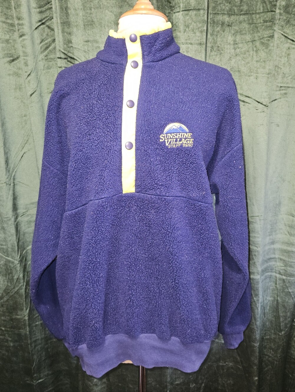 Vintage The Shirt Company Sunshine Village Staff Fleece